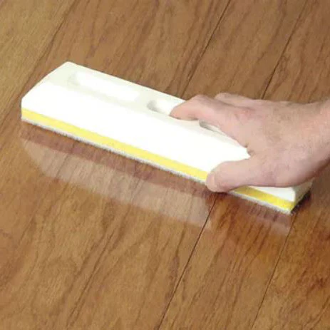 The actual pad to apply the wax what is it made of?