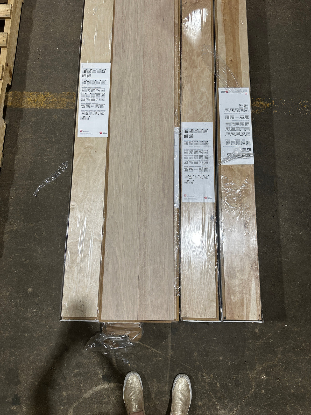 LOT #1025 - Waterproof Hardwood Flooring  WOODURA - Powder White - (DAMAGED) - OUTLET SALE 2025-12-31