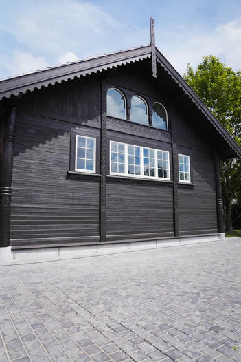 Saddle Black over Pine