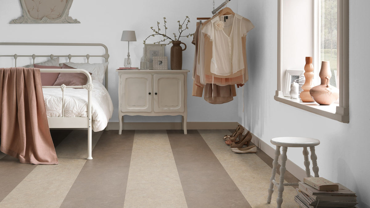 Weathered Sand 5803, Clay 3254
