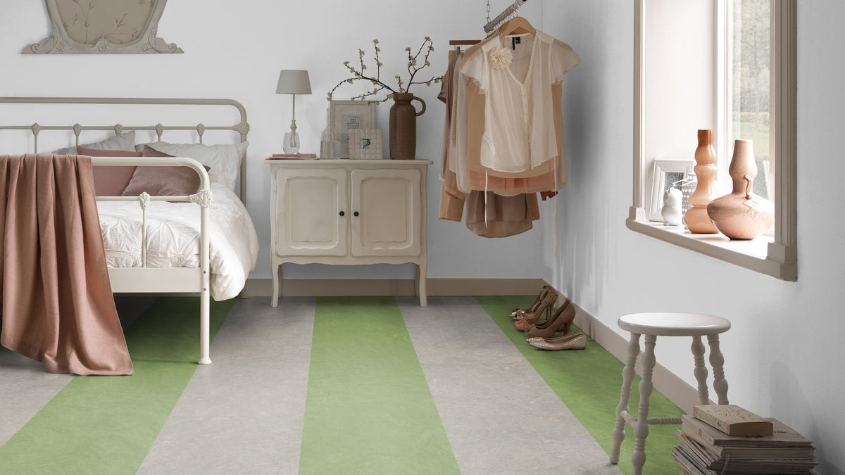 Dove Grey 621, Leaf 3260