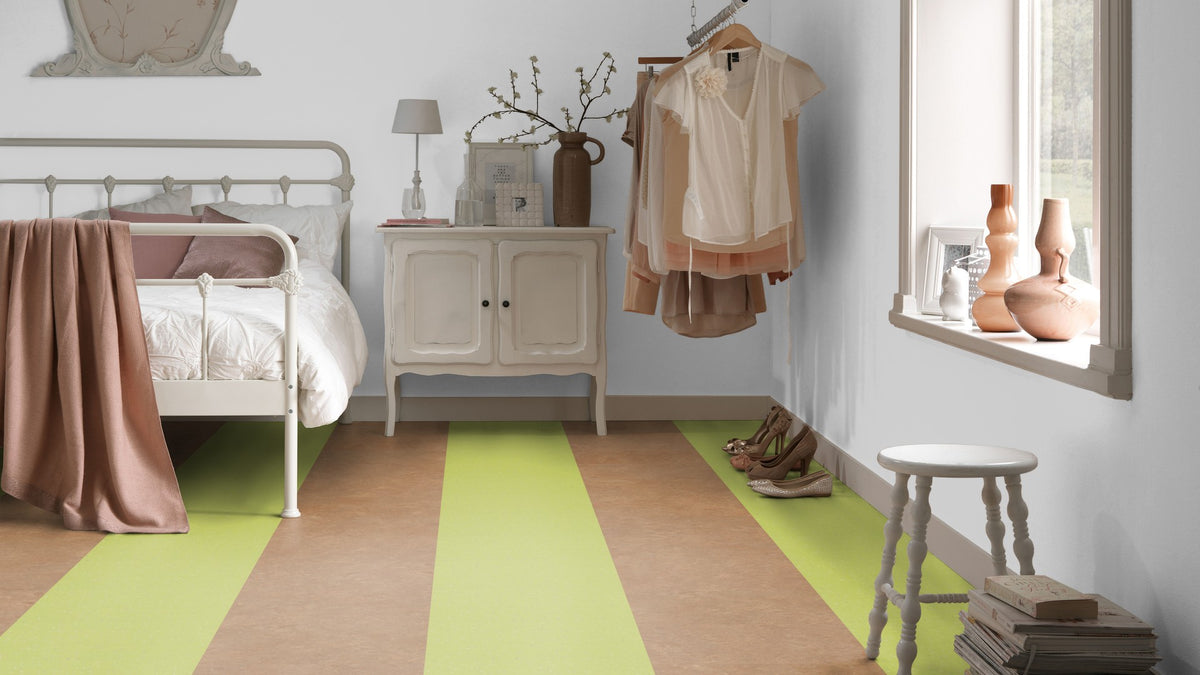 Orchid Green 3655, Shitake 3233