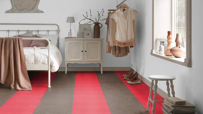 Poppy Red 3654, Tobacco Leaf 3235